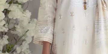 Off-white block printed long shirt with matching dupatta & capri – SHK-976