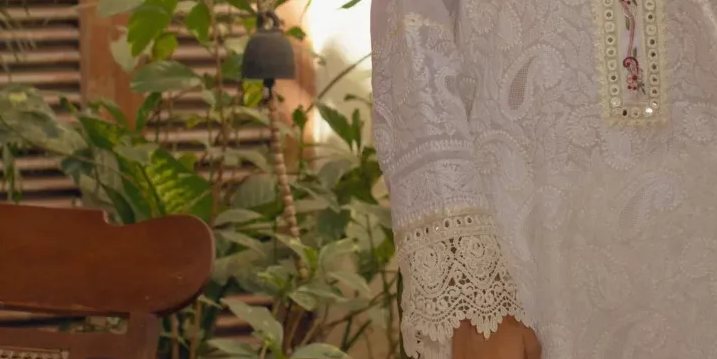 White chikankari kurta with ombre detailing paired with capri pants & shaded dupatta – SHK-1077