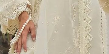 Anaya With Pants And Dupatta