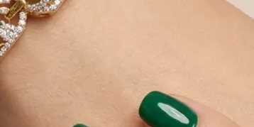 Emerald Grace Bangle – JBB1018BG
