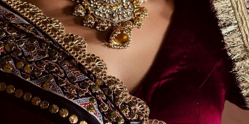 Mahveen Collection – MV011