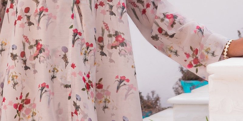 Carnation – Summer Basics
