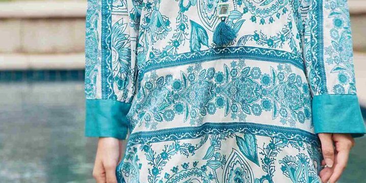 Blue & white screen printed long shirt paired with a white capri – SHK-1194
