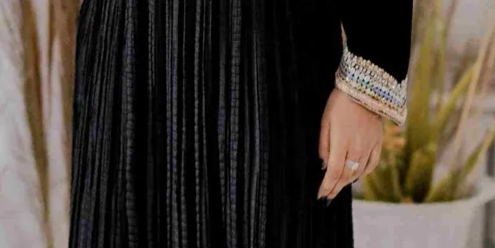 Black Beauty Raw silk